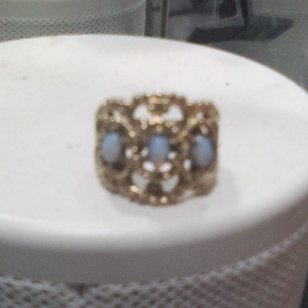 Ring - Picture 5 of 5